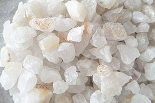 石英砂除鐵應(yīng)該如何選擇磁選設(shè)備？